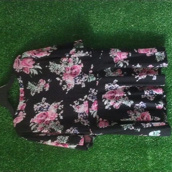 Torrid Black and Pink Ruffled Peplum Blouse - Picture 4 of 4